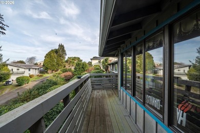A hidden gem in Telegraph Hills! Tucked away on a private flag - photo 19