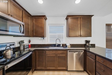 Here is the coastal property for you! This beautiful great room - photo 6