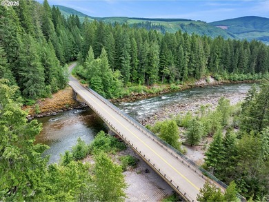 Experience off grid living with this spectacular 1,068 sqft, 3 - photo 40