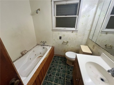 Welcome Home! This 3 bedroom 1 bath home in Oso Place - photo 10