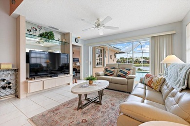 Beautiful 2Bd, 2Ba waterfront POOL villa. Ideally located in the - photo 14