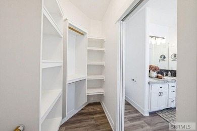 Set in Belmont Estates neighborhood, this impeccably maintained - photo 16