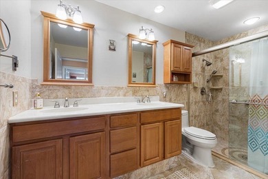 Beautiful 2Bd, 2Ba waterfront POOL villa. Ideally located in the - photo 17