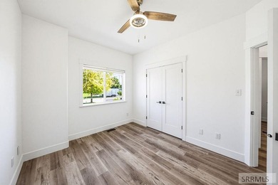 Set in Belmont Estates neighborhood, this impeccably maintained - photo 18