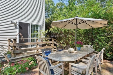 Welcome to this beautifully maintained 4-bedroom, 2-bathroom - photo 19