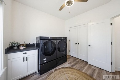 Set in Belmont Estates neighborhood, this impeccably maintained - photo 20
