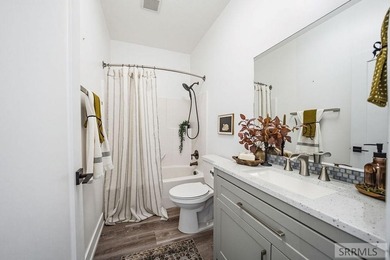 Set in Belmont Estates neighborhood, this impeccably maintained - photo 21
