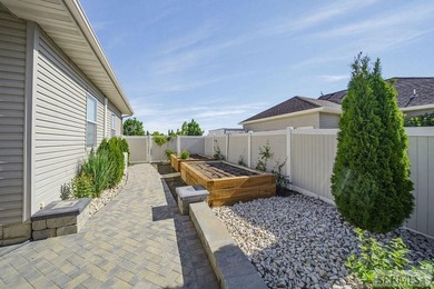 Set in Belmont Estates neighborhood, this impeccably maintained - photo 33