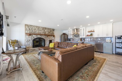 Experience Unparalleled Lakeside Luxury - photo 24