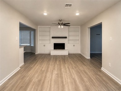 Move-in ready and packed with features, this beautifully - photo 2