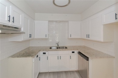 Move-in ready and packed with features, this beautifully - photo 6