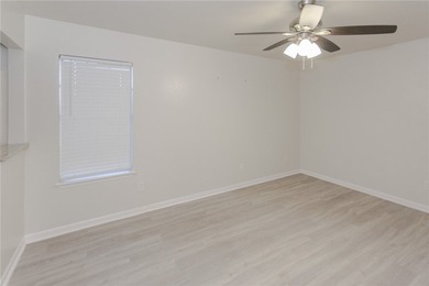 Move-in ready and packed with features, this beautifully - photo 10