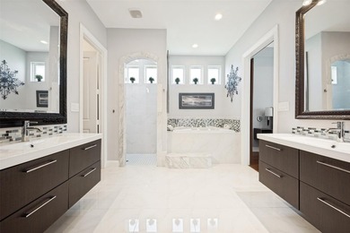 Agent Friendly. Multi-Generational Living with two complete - photo 12