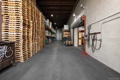 Welcome to 585 Meserole Street Industrial Warehouse in East - photo 13