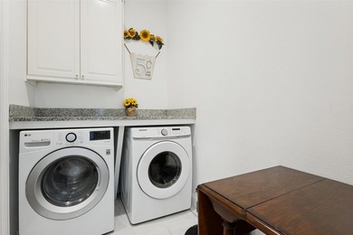 Agent Friendly. Multi-Generational Living with two complete - photo 15
