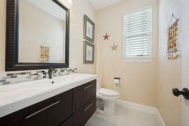 Agent Friendly. Multi-Generational Living with two complete - photo 16