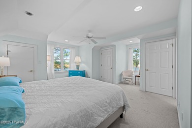 Welcome to this inviting waterfront retreat located in the - photo 19