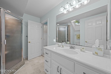 Welcome to this inviting waterfront retreat located in the - photo 21
