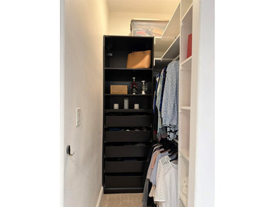 Agent Friendly. Multi-Generational Living with two complete - photo 21