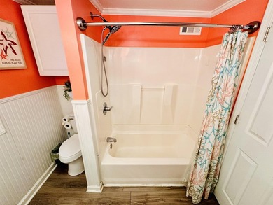 SELLER MOTIVATED PRICE! Adorable 2 bed/1 bath Retro Beach House - photo 24