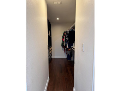 Agent Friendly. Multi-Generational Living with two complete - photo 27