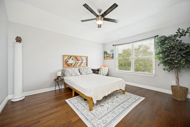 Agent Friendly. Multi-Generational Living with two complete - photo 28