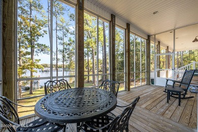 Welcome to this inviting waterfront retreat located in the - photo 29