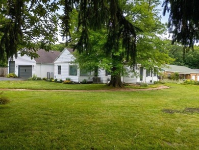 PRICE REDUCED & FRESH LANDSCAPING JUST COMPLETED! The heavy - photo 38