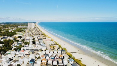SELLER MOTIVATED PRICE! Adorable 2 bed/1 bath Retro Beach House - photo 39