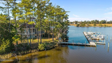 Welcome to this inviting waterfront retreat located in the - photo 40
