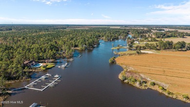 Welcome to this inviting waterfront retreat located in the - photo 44