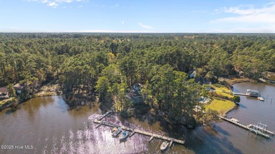 Welcome to this inviting waterfront retreat located in the - photo 45