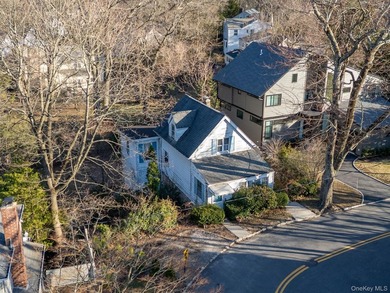 Set on approximately 0.20 acres in a desirable Larchmont - photo 1