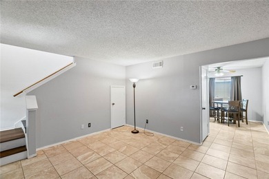 Welcome to this well maintained 2 bedroom, 1.5 bathroom condo - photo 5