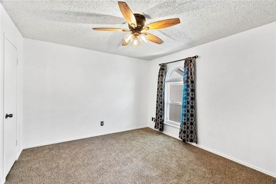 Welcome to this well maintained 2 bedroom, 1.5 bathroom condo - photo 8