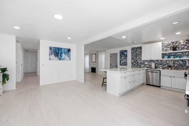 Beautifully Renovated End Unit Home in the Heart of Ventura! - photo 11