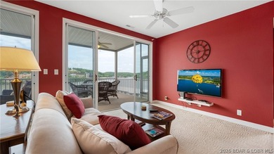 Walk-in 3 bedroom, 3 bath condo at Summer Place with no stairs - photo 12