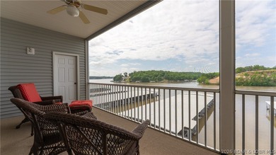 Walk-in 3 bedroom, 3 bath condo at Summer Place with no stairs - photo 17