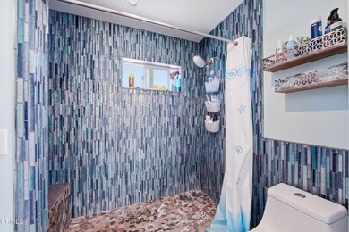 Beautifully Renovated End Unit Home in the Heart of Ventura! - photo 17