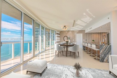 Stunning corner, waterfront unit in luxury, resort style