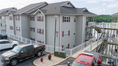 Walk-in 3 bedroom, 3 bath condo at Summer Place with no stairs - photo 31