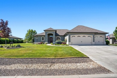 Welcome to The Reserve at Pinewood Lakes, a gated Star community - photo 8