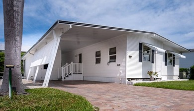 Modern Elegance in a Prime Waterfront Enclave Welcome to 322 - photo 1