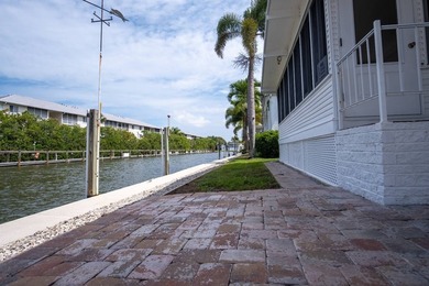 Modern Elegance in a Prime Waterfront Enclave Welcome to 322 - photo 4