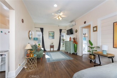 Welcome to your NEW Beach Studio , With it's own PARKING SPOT! - photo 4