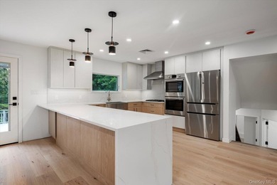 Turnkey home with style! Totally Renovated from Top to Bottom! - photo 6