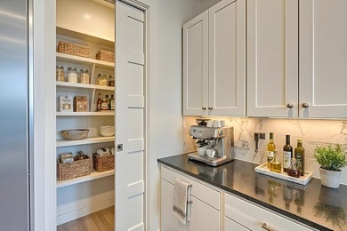 Welcome to 2807 Fault Line in the coveted waterfront enclave of - photo 12