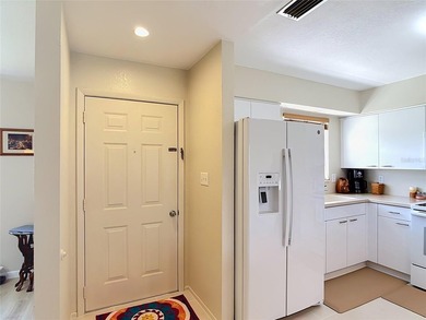 Under contract-accepting backup offers. Adorable 2-bedroom - photo 14