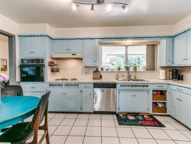 Welcome to Coronado Heights! This 3 bed, 2 bath, 2 car garage