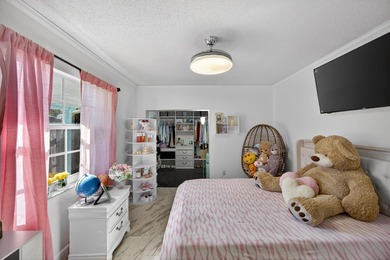 Beautiful, completely remodeled single-family home located in - photo 11